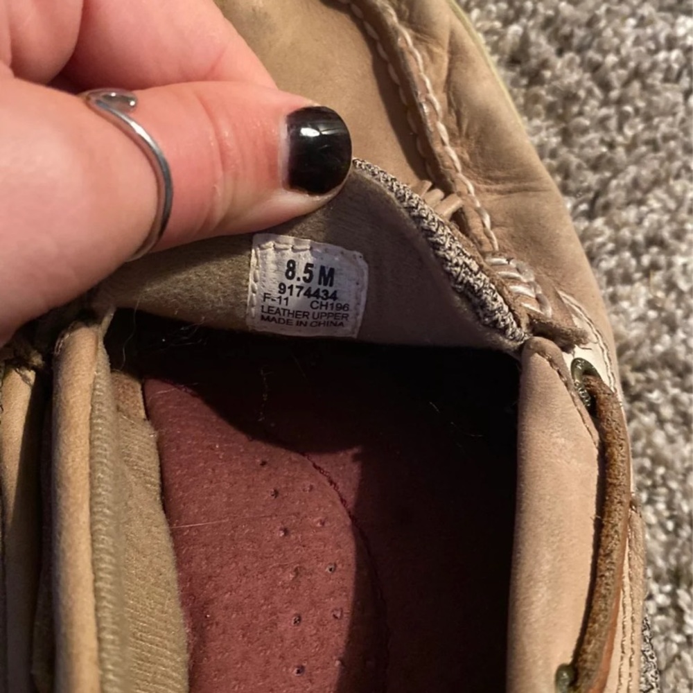 Womans sperrys - Picture 2 of 4